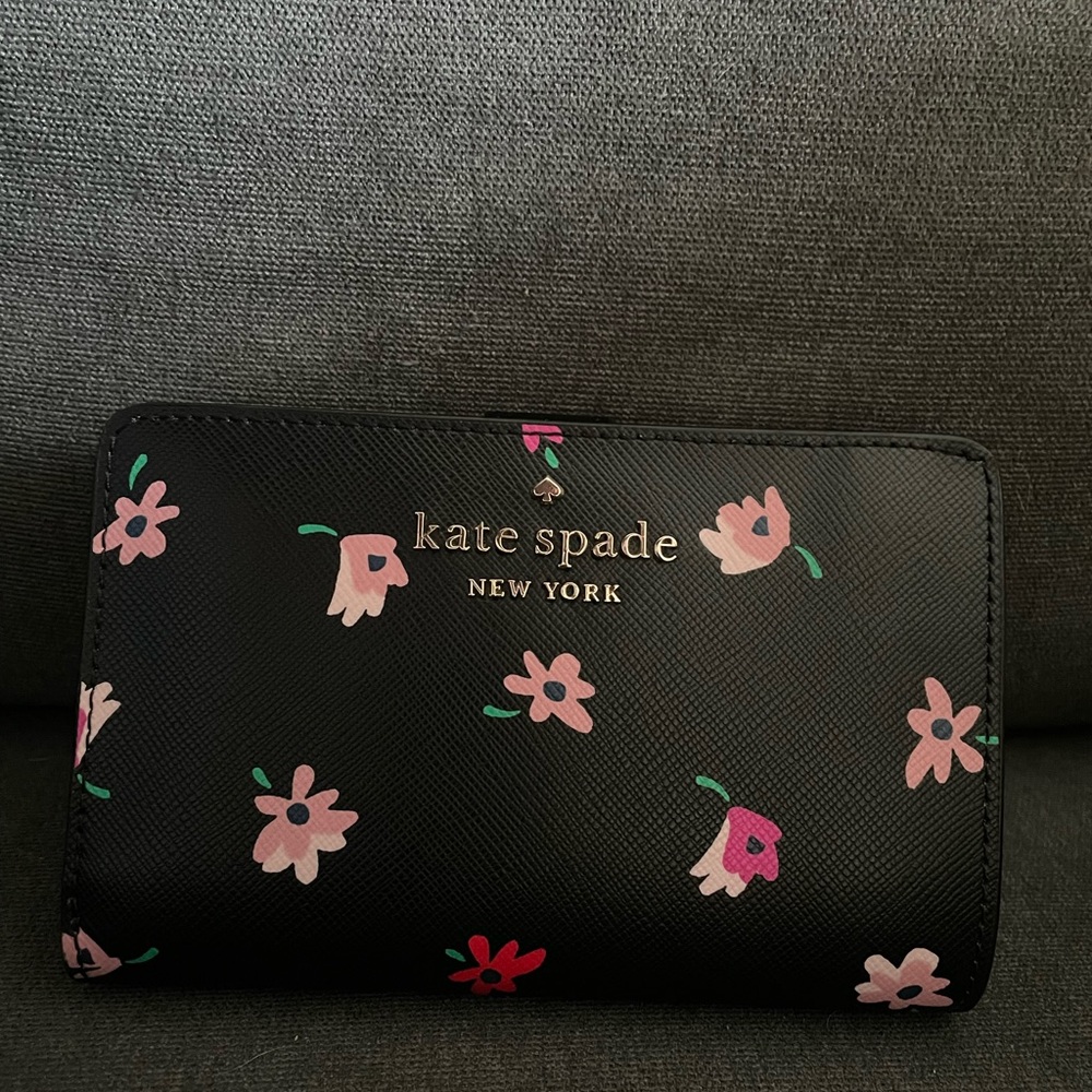 Kate Spade Staci Ditsy Buds Floral Medium Bifold Wallet